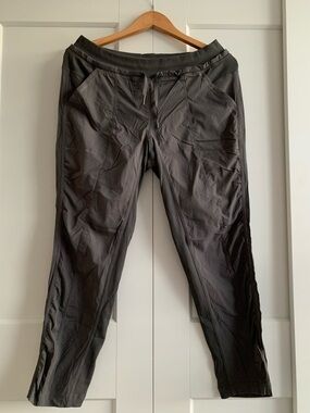 Lululemon women’s jogger